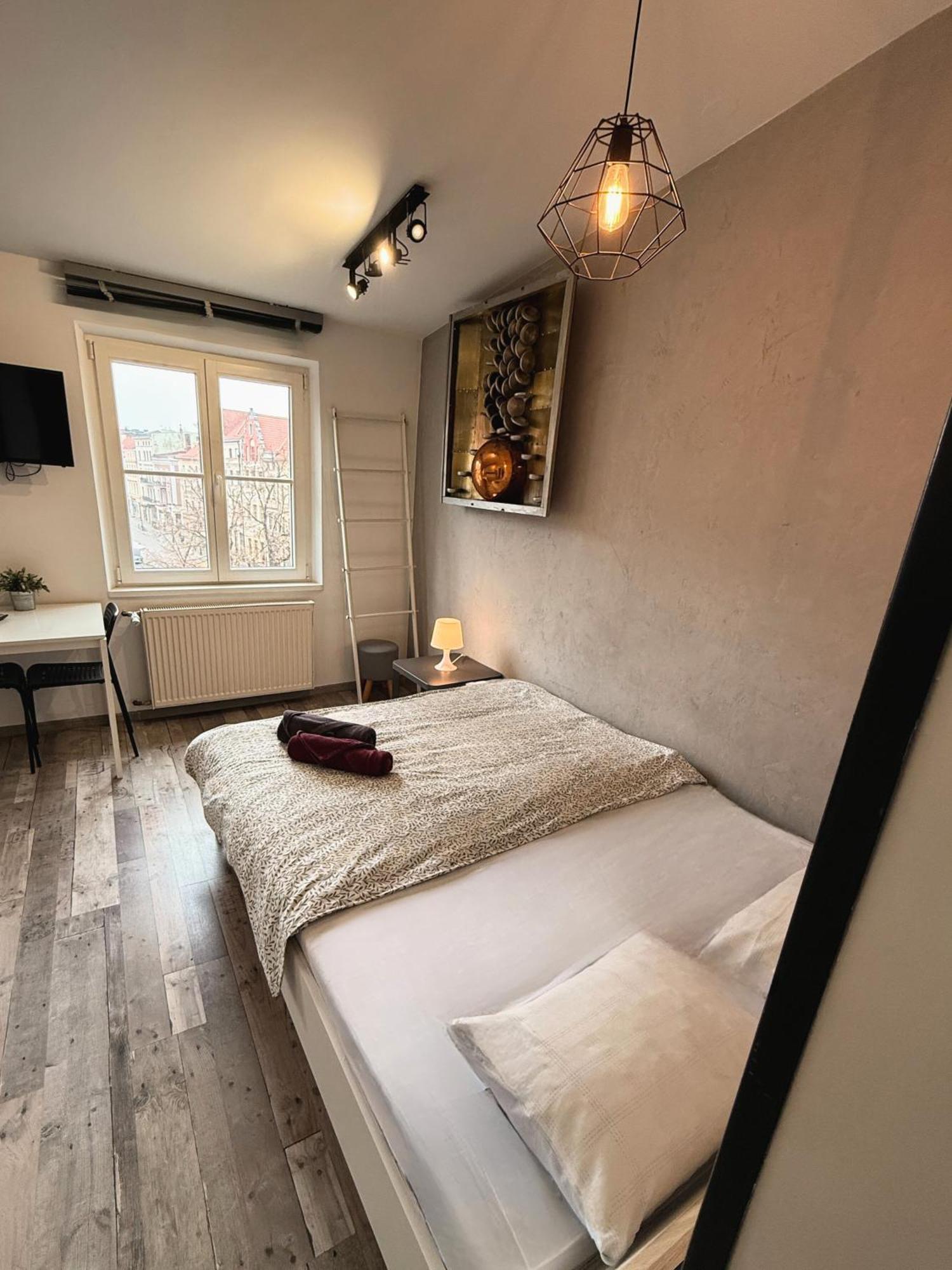 Apartament Z Widokiem Na Pomnik Kopernika - Rynek Staromiejski Torun Exterior photo